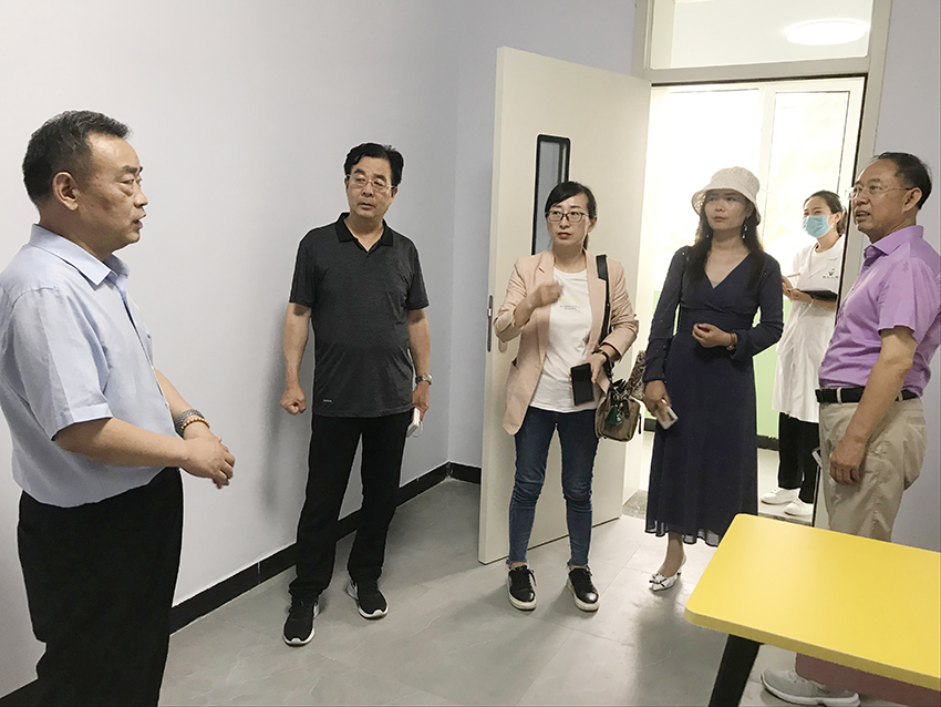 黄甡教授参观指导