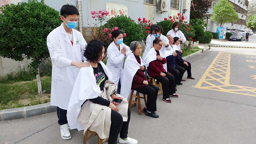 少年工匠心向党  青春奋进新时代