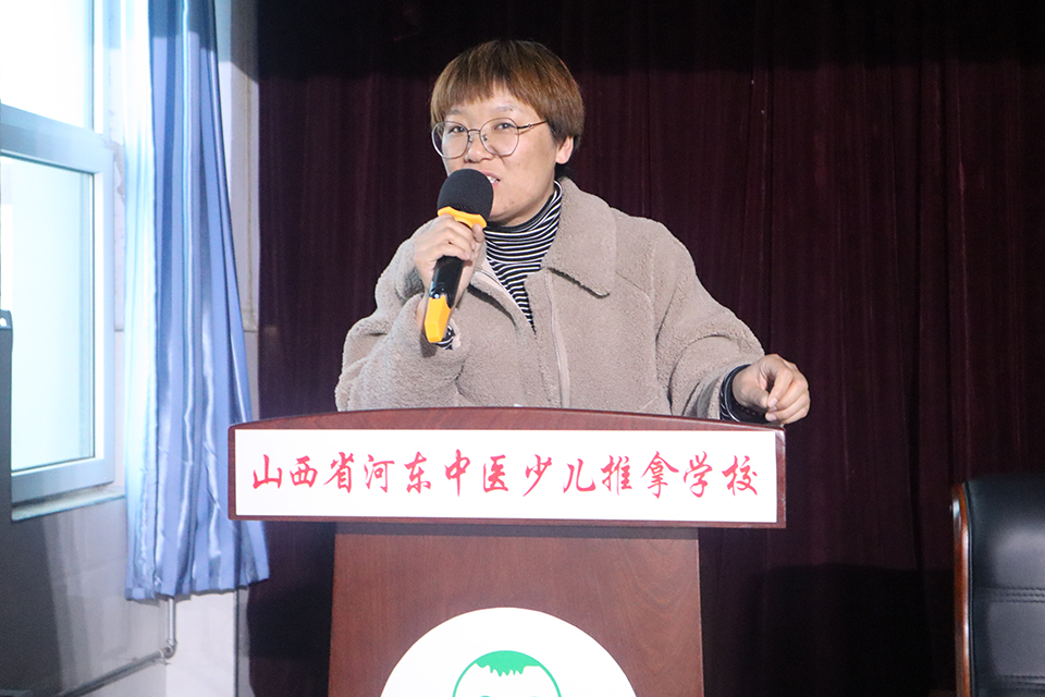 我校共青团组织团员及入团积极分子进行共青团团课学习